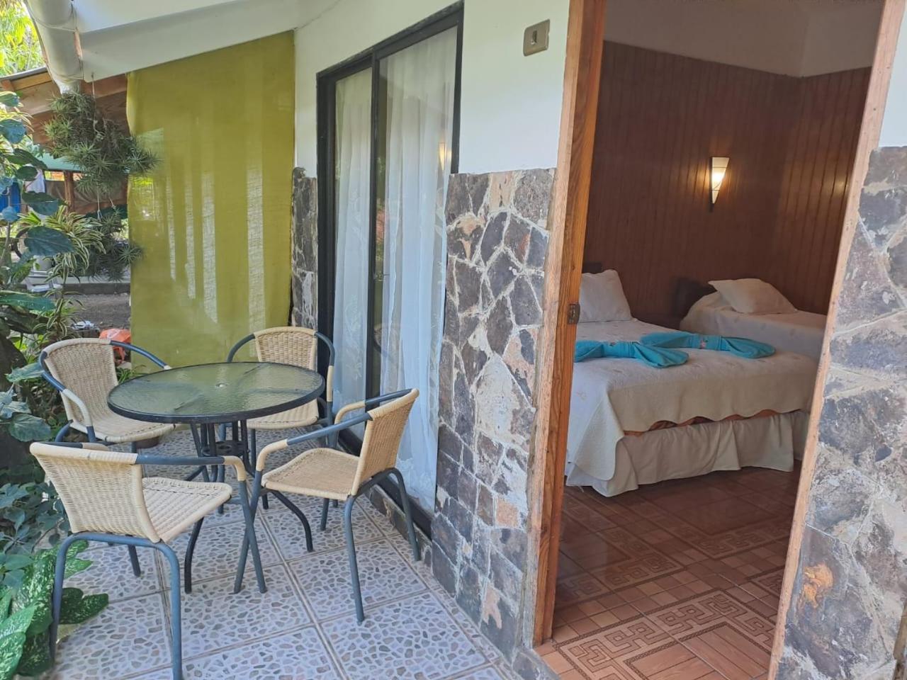 Hostal Avareipua 앙가로아 외부 사진